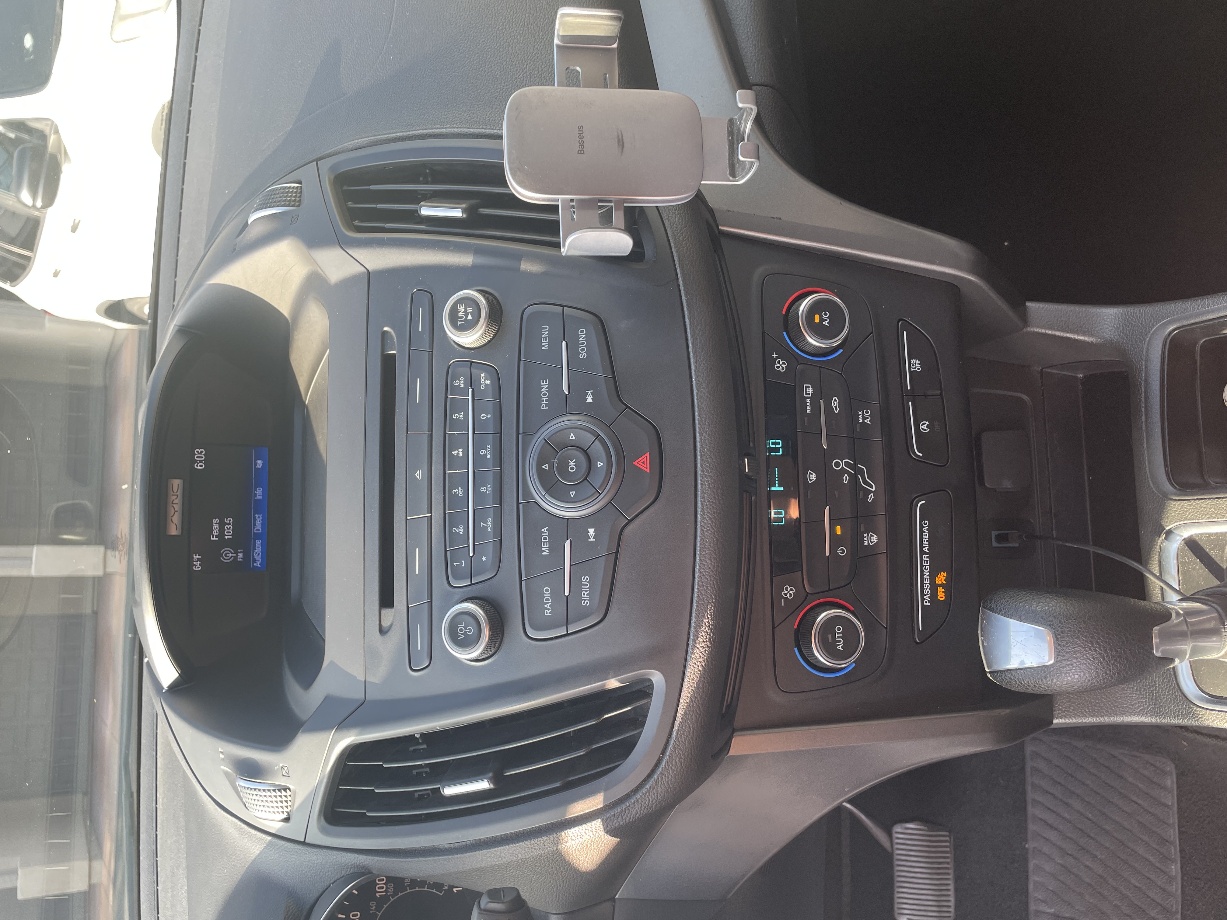 Used 2017 Ford Escape SE FWD image 9