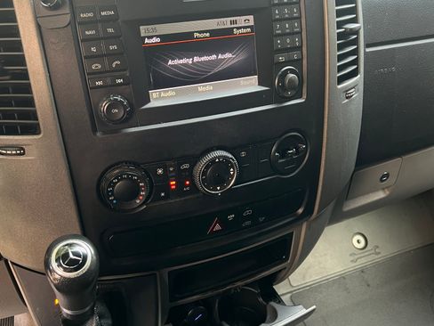 Used 2018 Mercedes-Benz Sprinter 2500 image 12