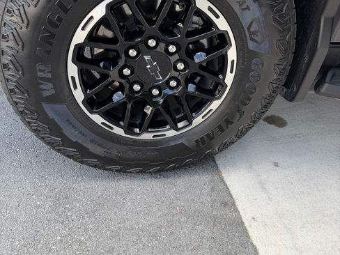 Used 2026 Chevrolet Silverado EV Trail Boss image 17