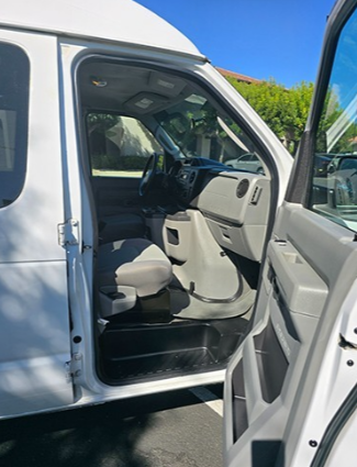 Used 2010 Ford E-350 and Econoline 350 XLT RWD image 8