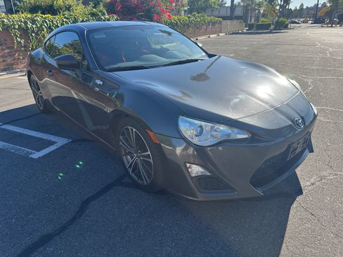 Used 2015 Scion FR-S image 6