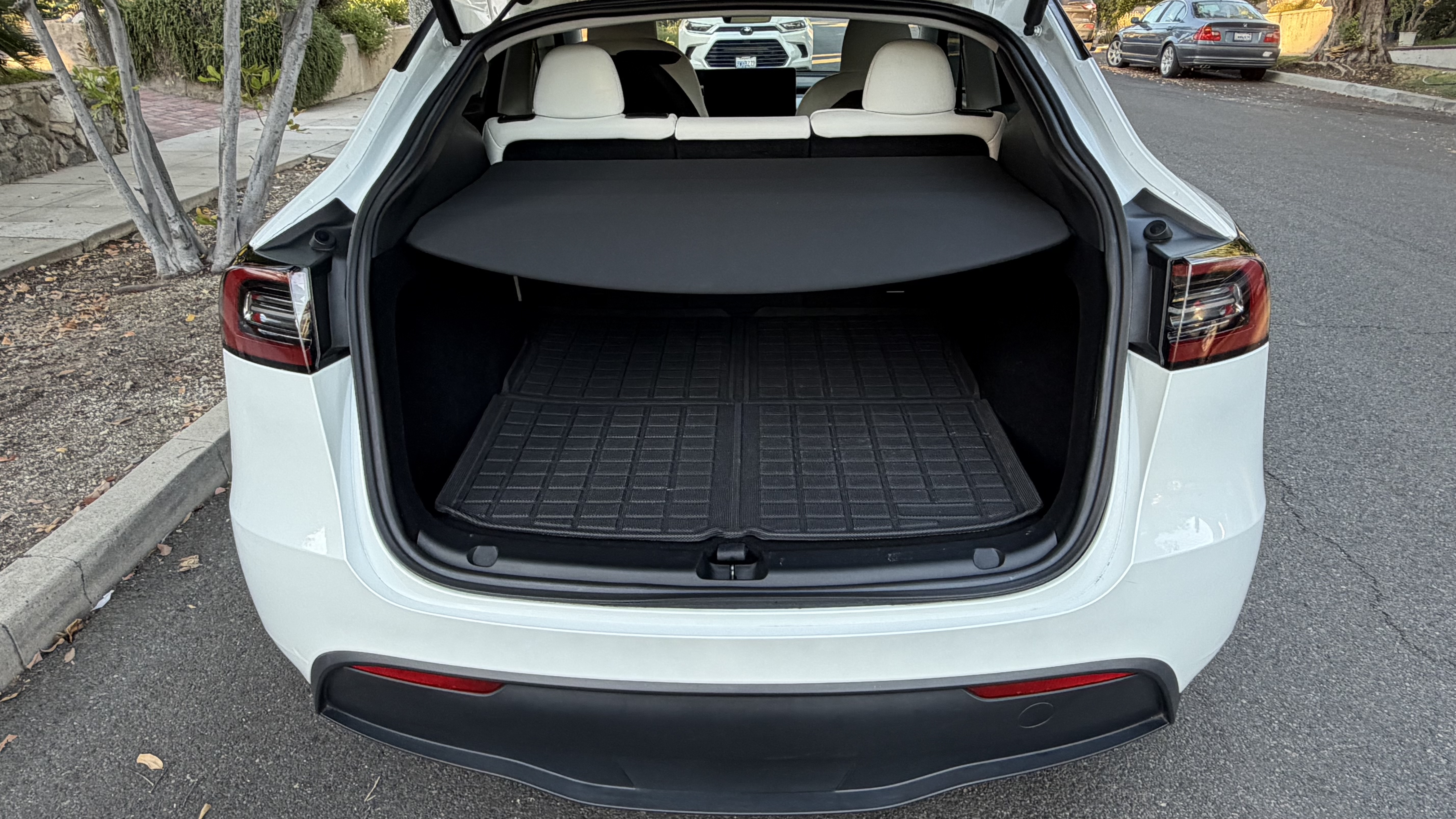 Used 2023 Tesla Model Y Long Range AWD/4WD image 22