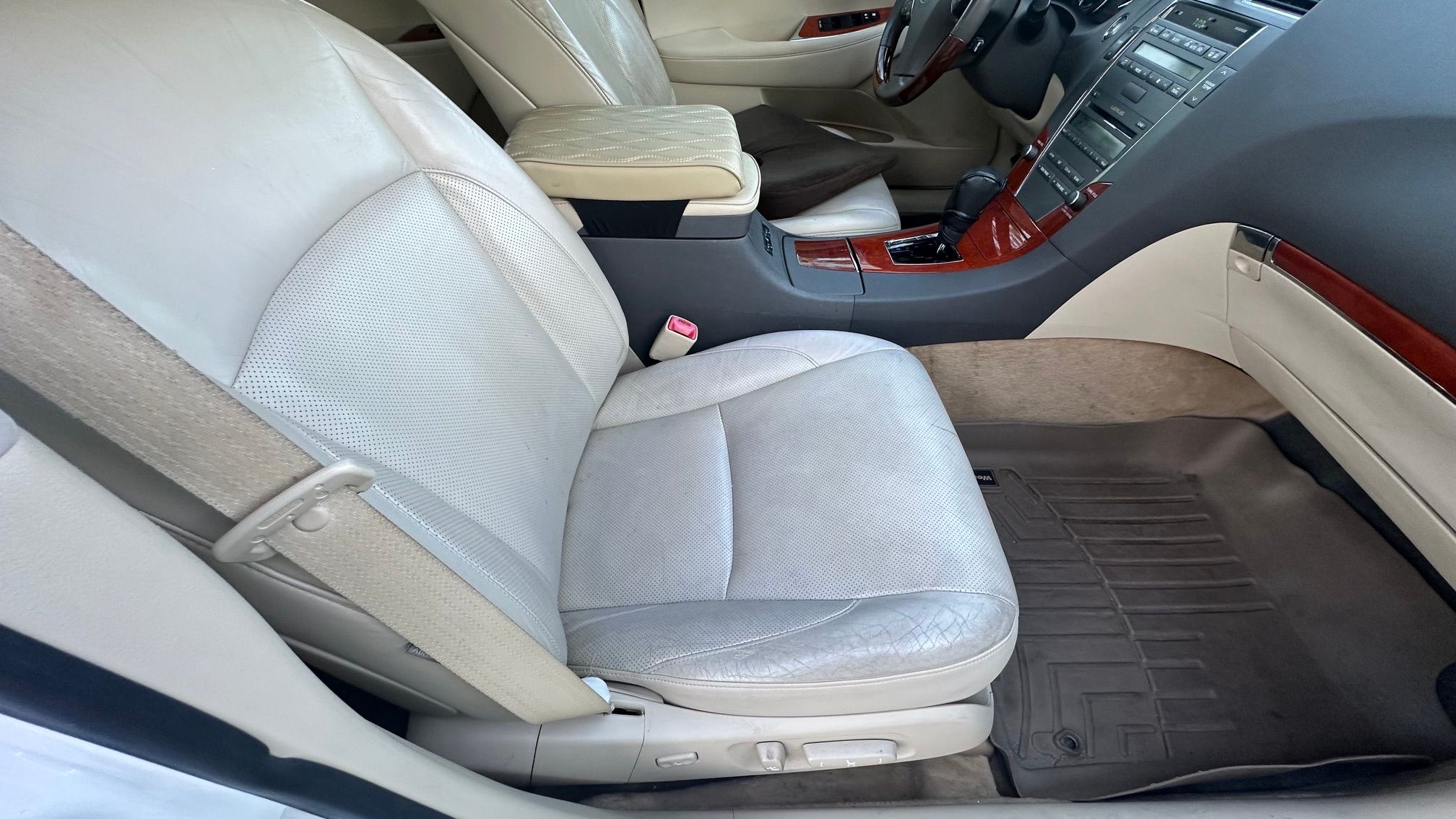 Used 2010 Lexus ES 350 w/ Preferred Accessory Package FWD image 21