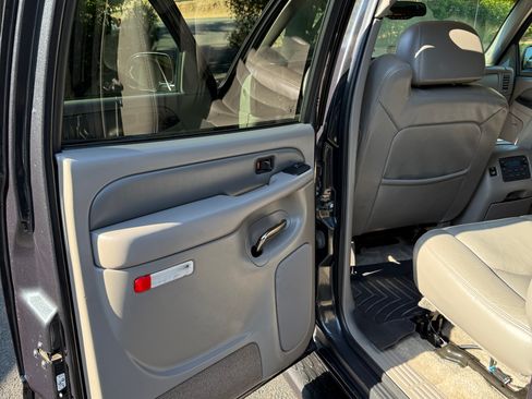 Used 2003 GMC Yukon XL Denali image 23