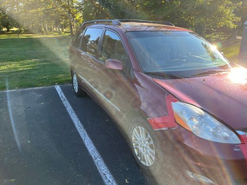 Used 2007 Toyota Sienna XLE Limited image 4