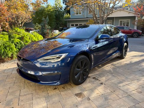 Used 2021 Tesla Model S Plaid image 1