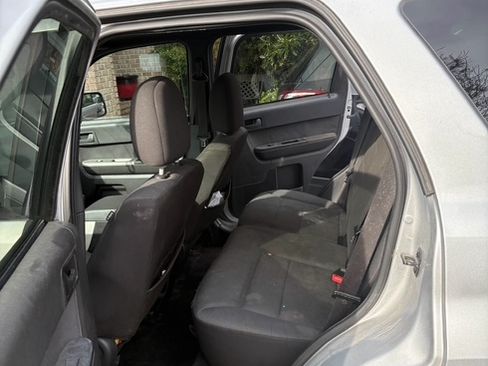 Used 2011 Ford Escape XLT w/ 202A Rapid Spec Order Code image 6