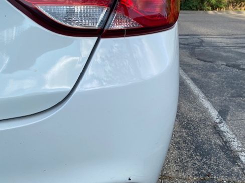 Used 2016 Chrysler 200 Limited w/ Convenience Group image 4