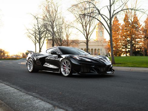 Used 2024 Chevrolet Corvette Z06 w/ Stealth Interior Trim Package image 10