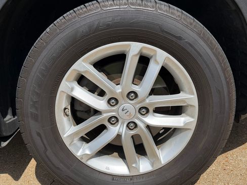 Used 2014 Kia Sorento LX image 12