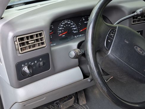 Used 2002 Ford F350 4x4 Crew Cab Super Duty image 4