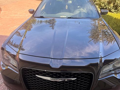 Used 2019 Chrysler 300 S RWD image 2