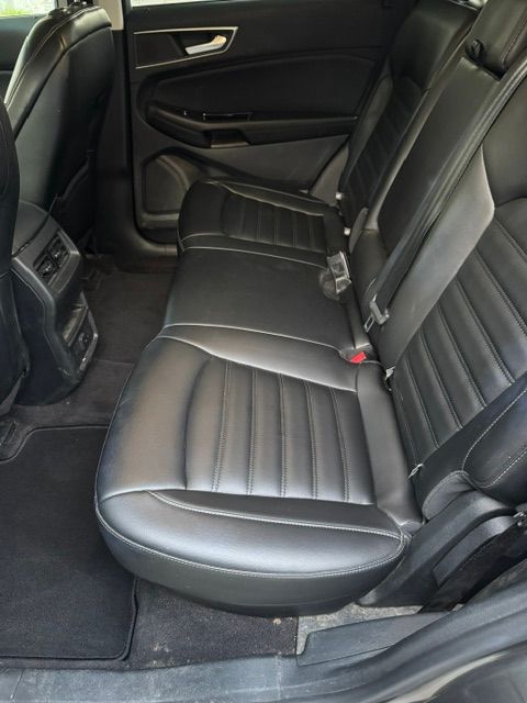 Used 2020 Ford Edge SEL AWD/4WD image 16