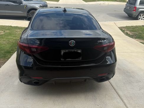 Used 2017 Alfa Romeo Giulia Ti w/ TI 19" Sport Package RWD image 16