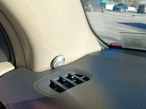 Used 2001 Toyota Highlander Limited image 12