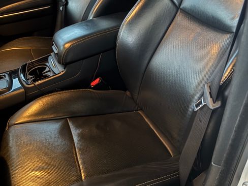 Used 2018 Chrysler 300 S w/ 300S Premium Group image 6