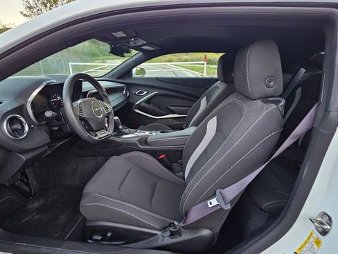 Used 2017 Chevrolet Camaro SS image 16
