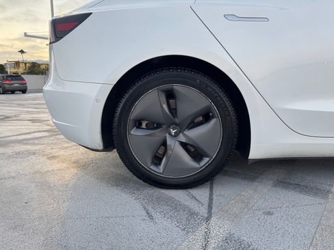 Used 2020 Tesla Model 3 Standard Range Plus RWD image 13