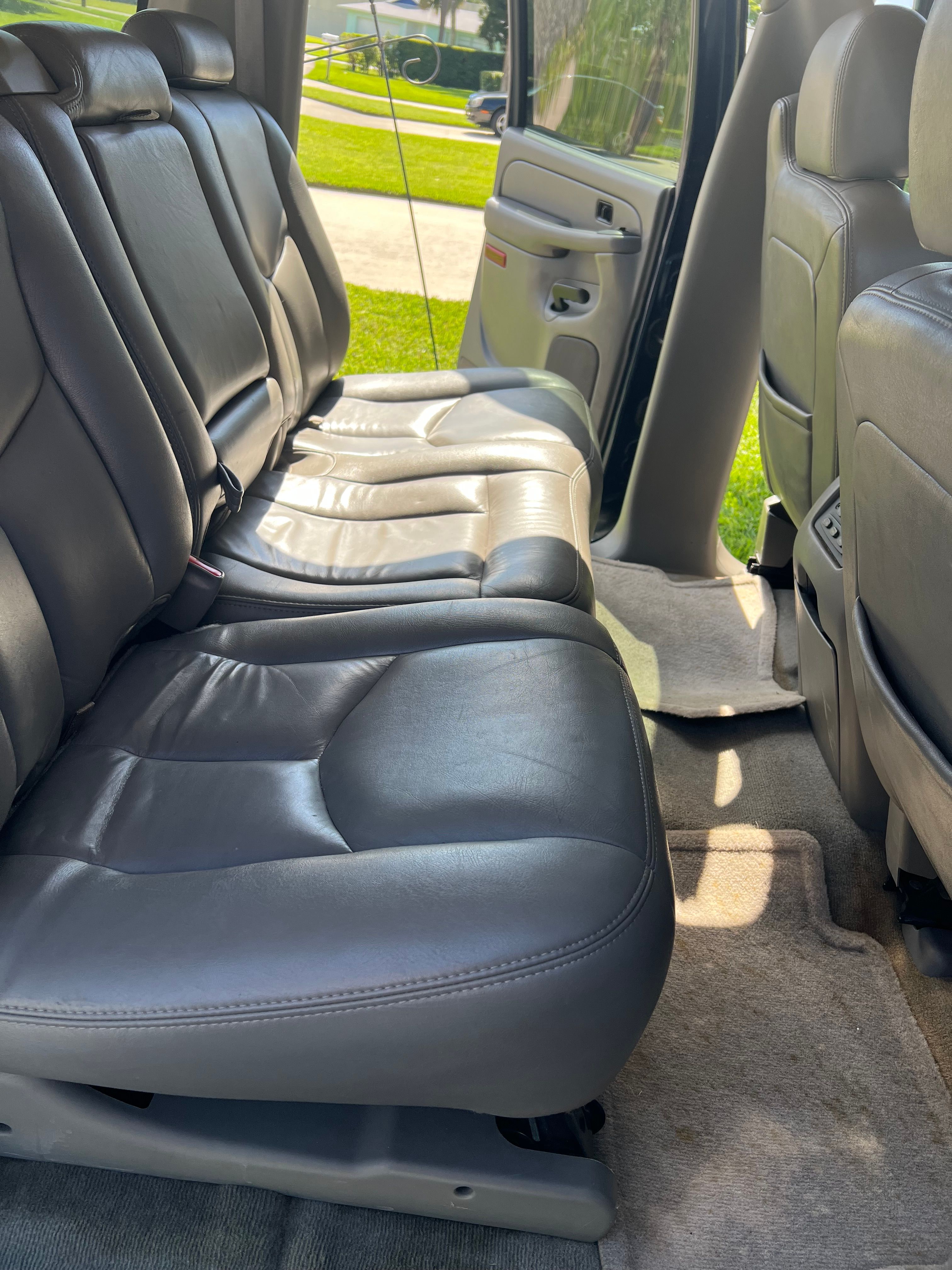 Used 2005 GMC Yukon XL SLT w/ SLT Preferred Equipment Group RWD image 9