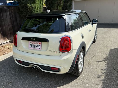 Used 2017 MINI Cooper S image 9