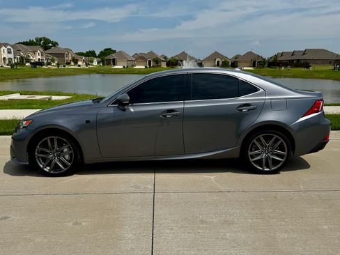 Used 2016 Lexus IS 200t RWD image 1