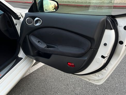 Used 2013 Nissan 370Z Touring w/ Sport Pkg image 12
