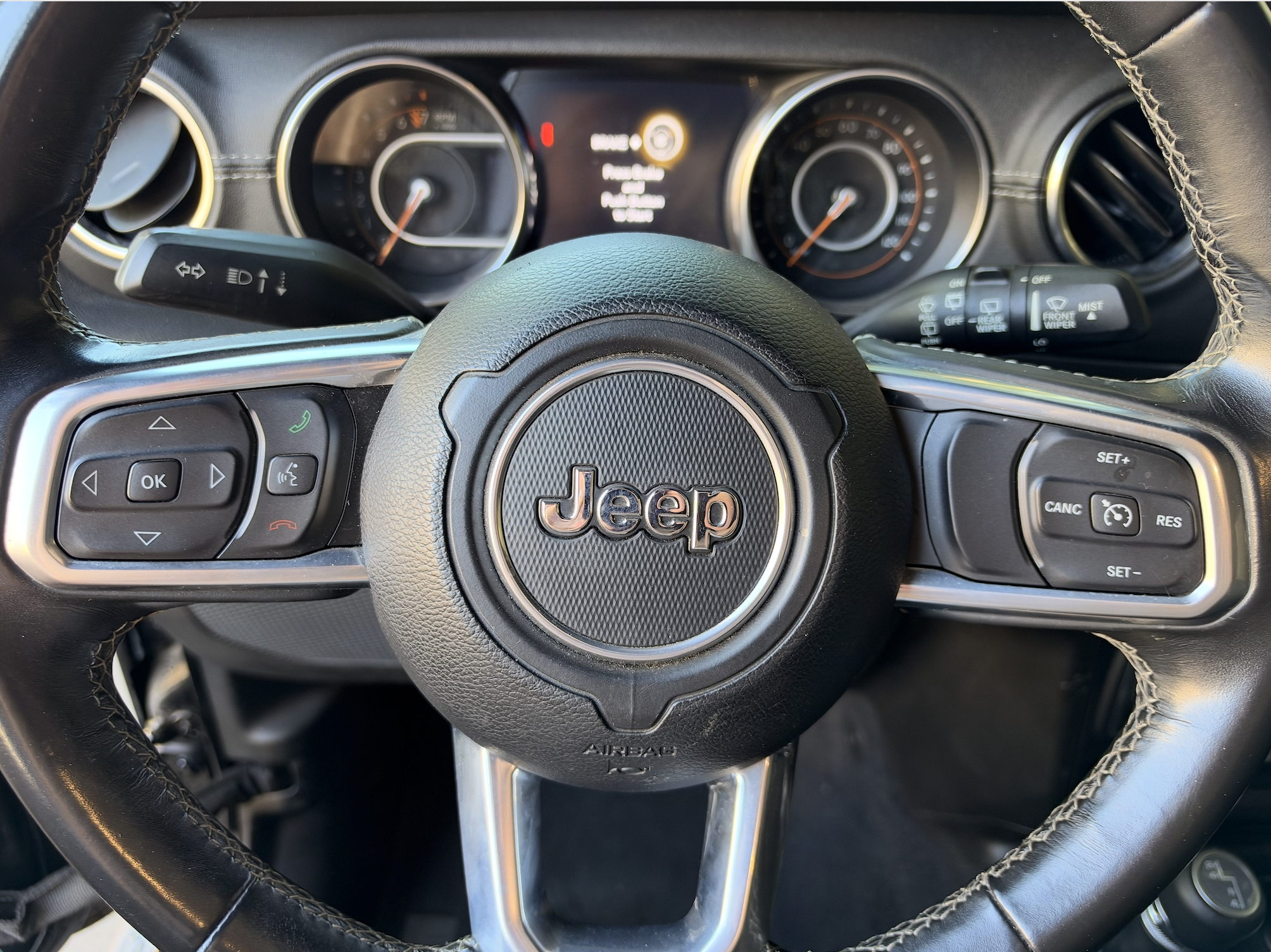 Used 2019 Jeep Wrangler Unlimited Sahara AWD/4WD image 11