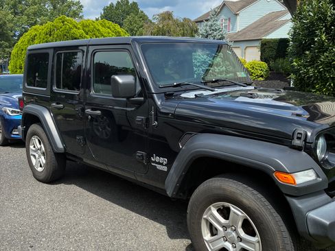 Used 2019 Jeep Wrangler Unlimited Sport S AWD/4WD image 6