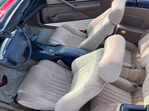 Used 1992 Pontiac Firebird Convertible image 9