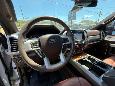 Used 2018 Ford F350 King Ranch w/ King Ranch Ultimate Package AWD/4WD image 4