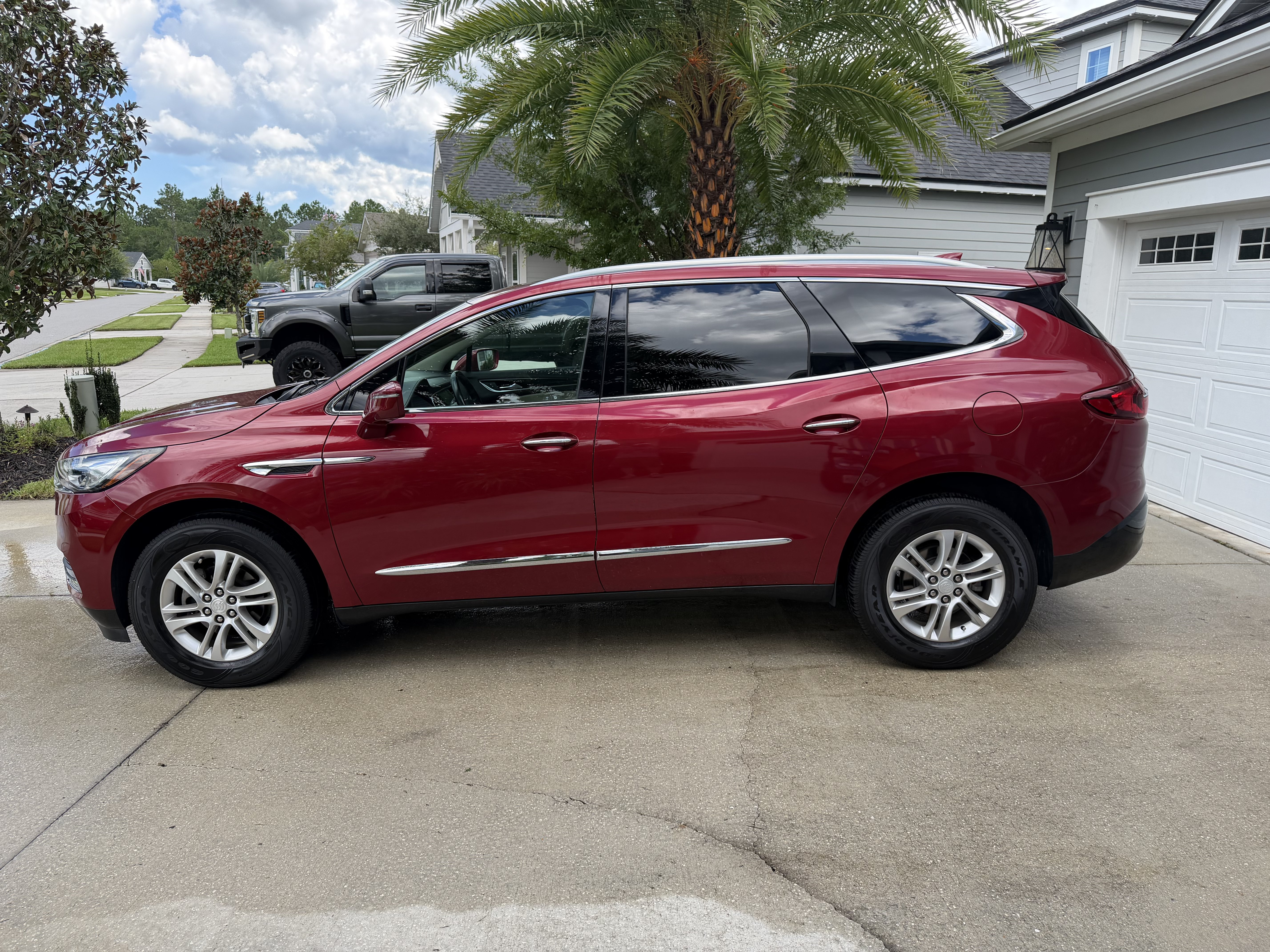 Used 2020 Buick Enclave Essence w/ Sound and Sites Package FWD image 11