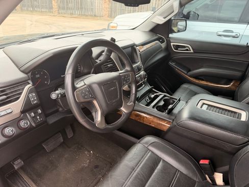 Used 2015 GMC Yukon XL Denali w/ Premium Package image 5