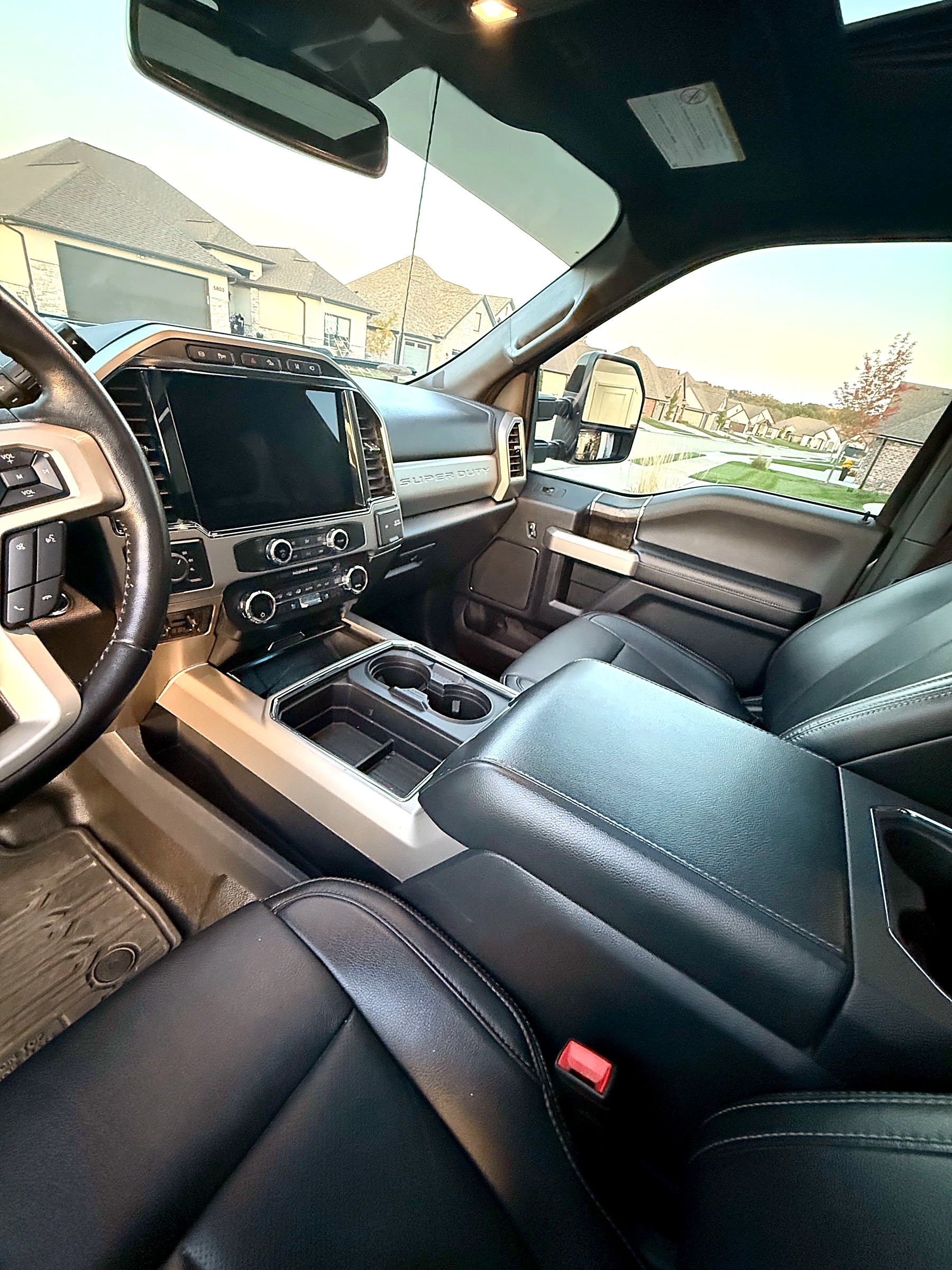 Used 2022 Ford F350 Lariat w/ Tremor Off-Road Package AWD/4WD image 18