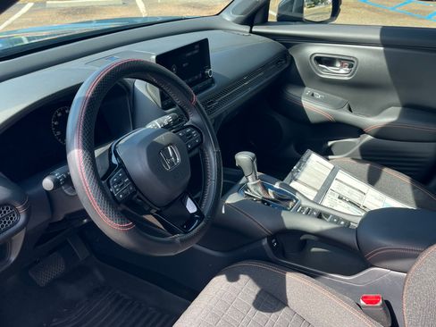 Used 2025 Honda HR-V Sport image 15