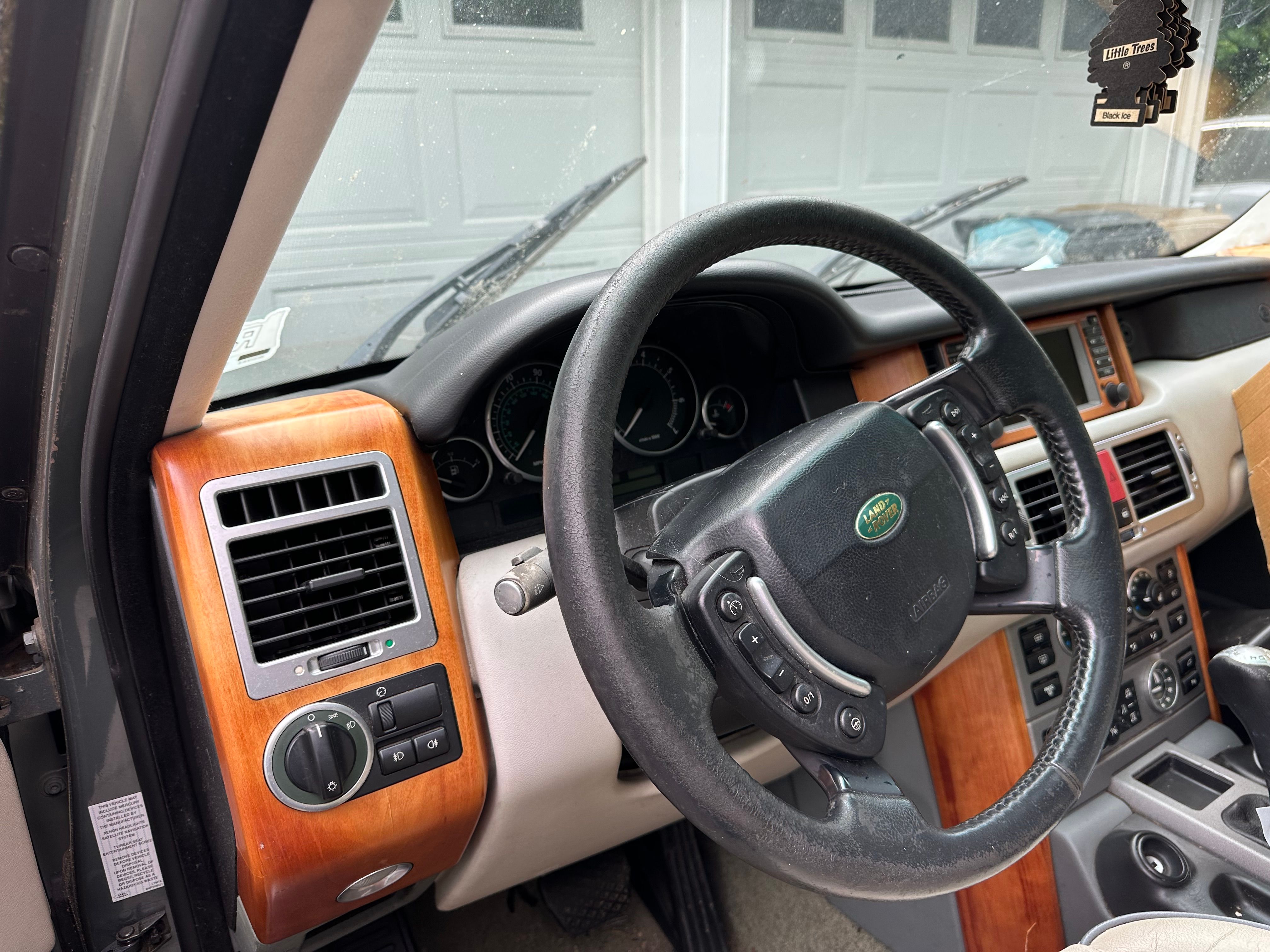 Used 2004 Land Rover Range Rover HSE AWD/4WD image 2