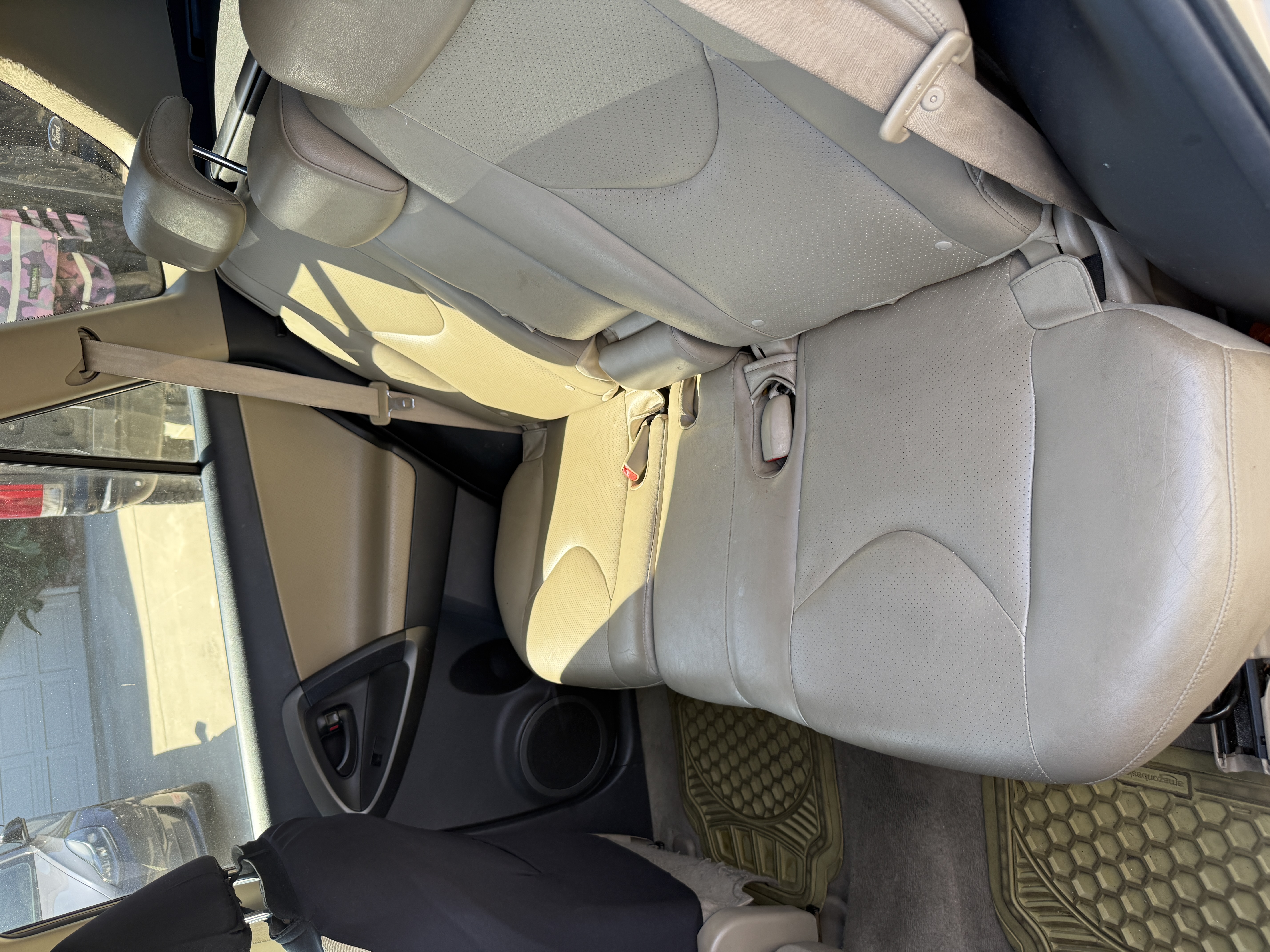 Used 2011 Toyota RAV4 Limited AWD/4WD image 6