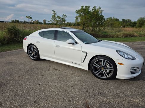 Used 2010 Porsche Panamera 4S AWD/4WD image 2
