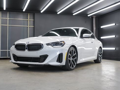 Used 2023 BMW 230i Coupe w/ Convenience Package image 1