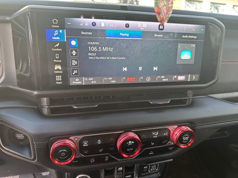 Used 2024 Jeep Wrangler Unlimited Rubicon w/ Convenience Group image 12