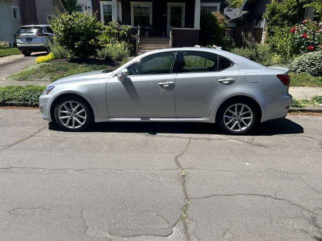 Used 2012 Lexus IS 250 w/ Premium Pkg Value Edition RWD image 4