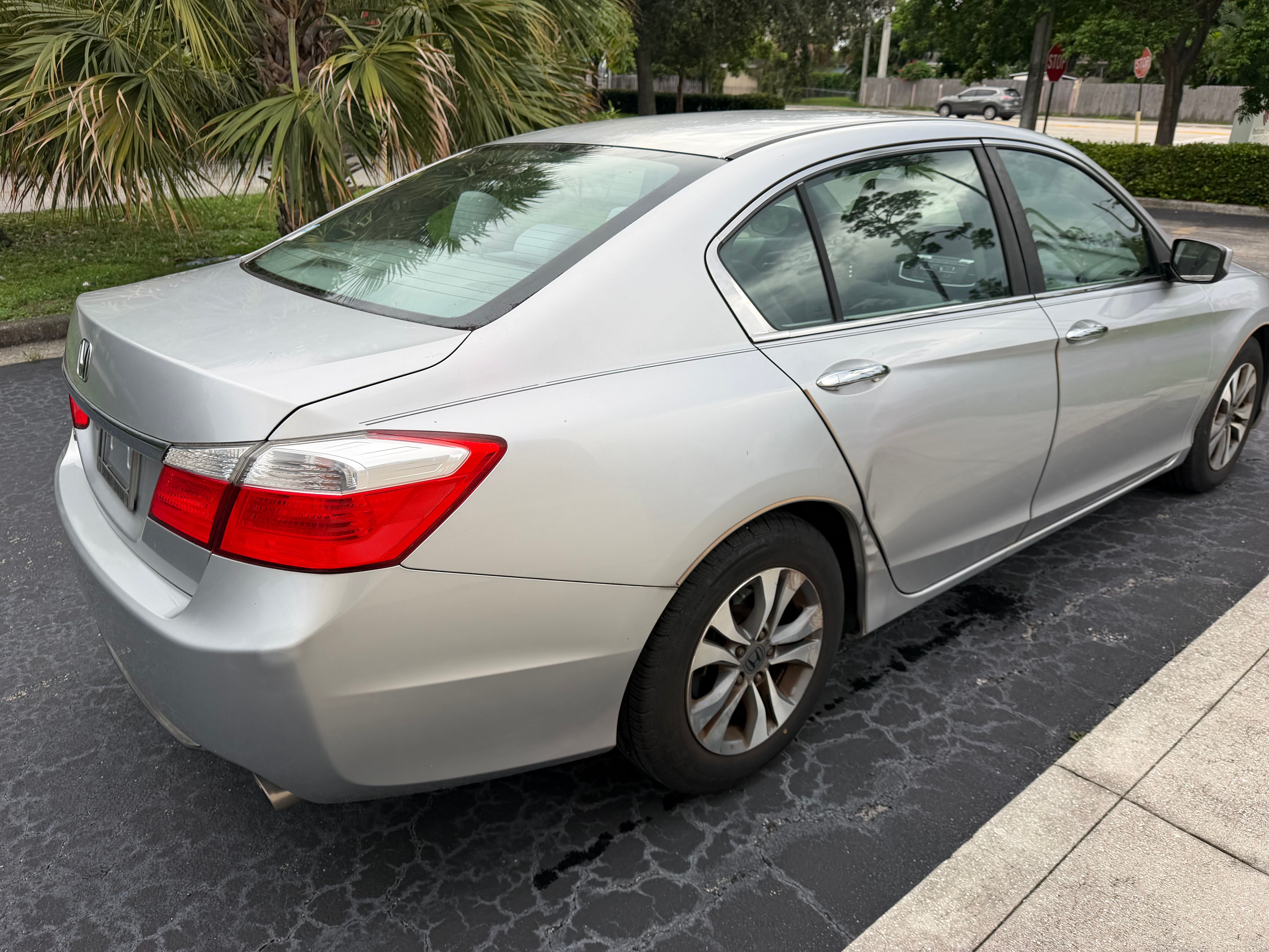 Used 2013 Honda Accord LX image 1