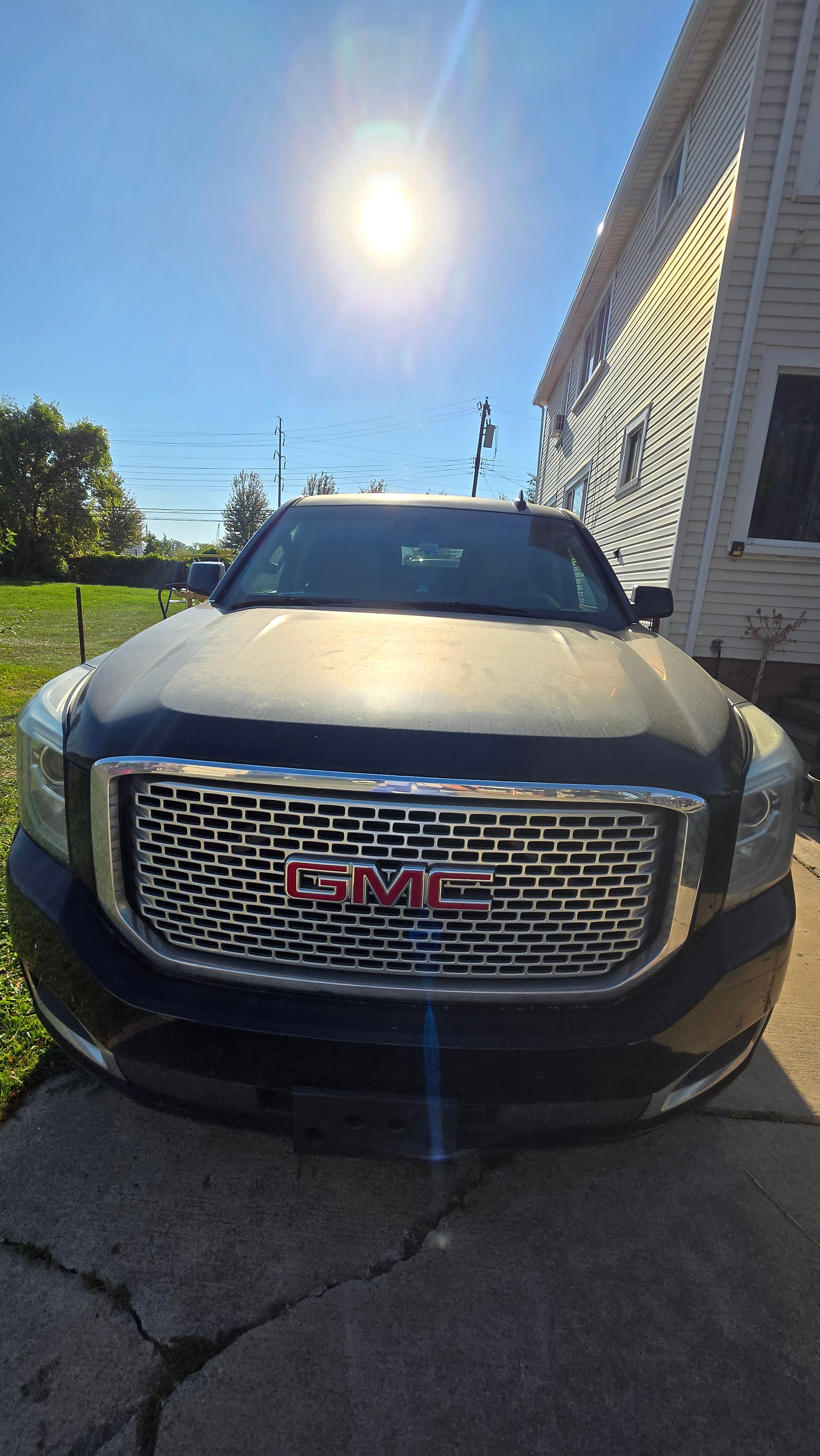 Used 2015 GMC Yukon XL Denali w/ Premium Package AWD/4WD image 4
