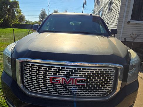Used 2015 GMC Yukon XL Denali w/ Premium Package image 4