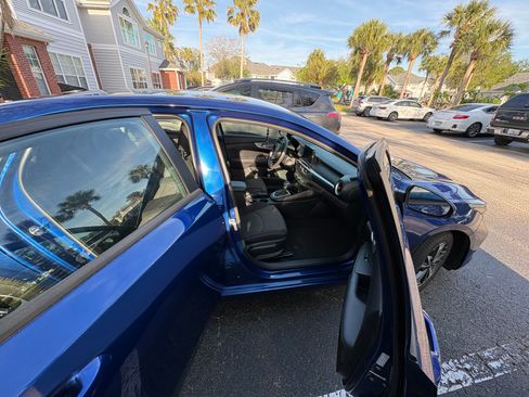 Used 2024 Kia Forte LXS w/ LXS Technology Package image 8