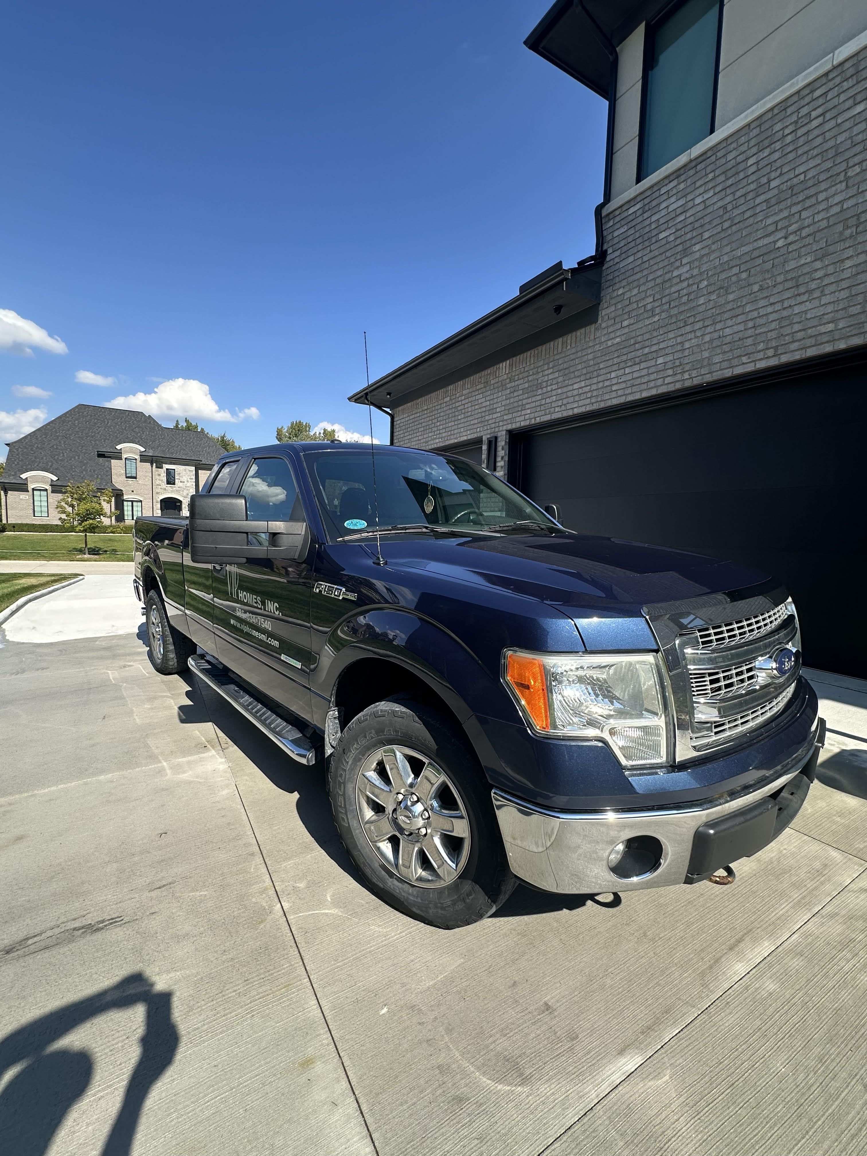 Used 2013 Ford F150 XLT w/ Luxury Equipment Group AWD/4WD image 1