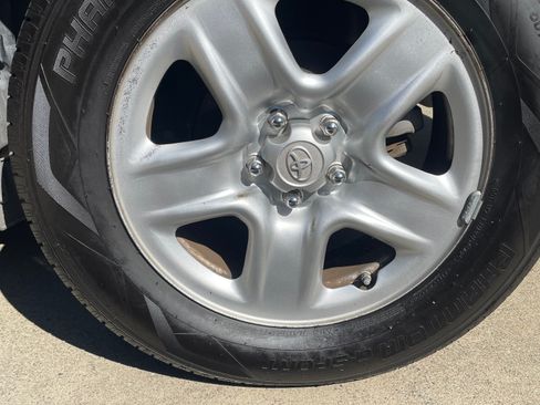 Used 2007 Toyota RAV4 2WD image 13