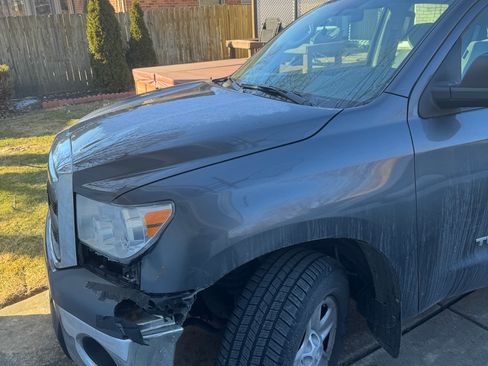 Used 2011 Toyota Tundra 4x4 Double Cab w/ Tow Pkg image 10