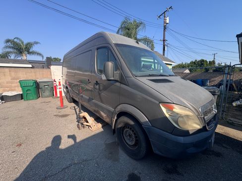 Used 2007 Dodge Sprinter 2500 w/ Comfort Seating Group image 21