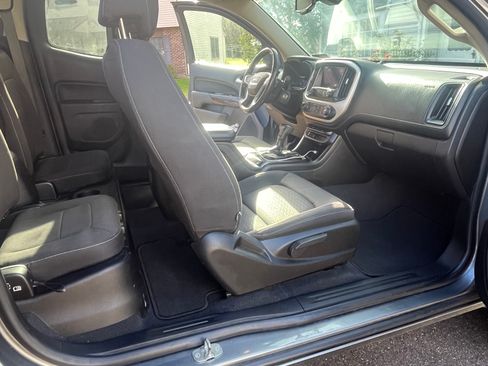 Used 2019 GMC Canyon SLE w/ SLE Convenience Package image 9