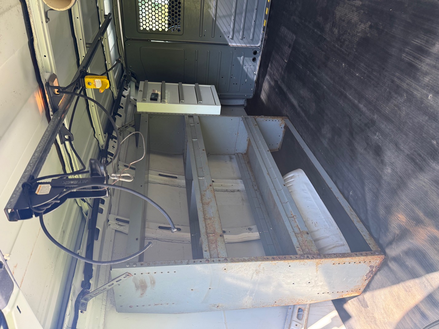Used 2014 Chevrolet Express 1500 RWD image 9
